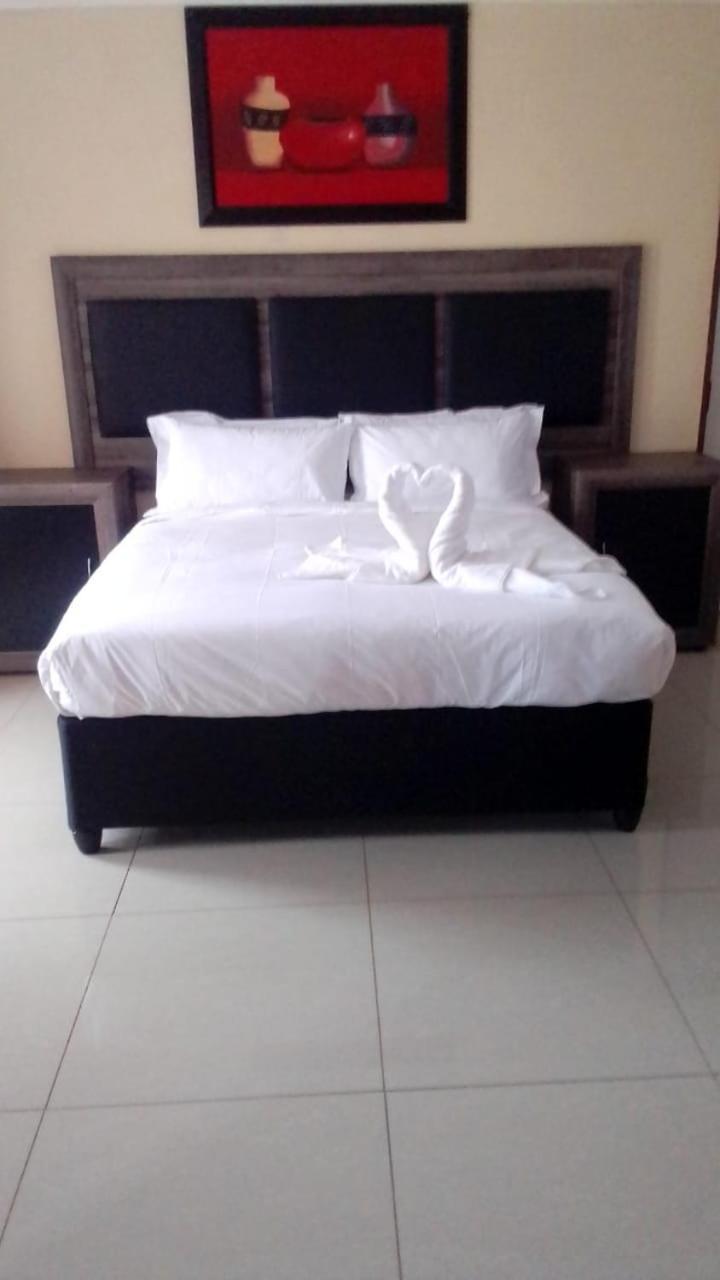 Tshukudu E Ntsho Bed & Breakfast Mogwase Exterior photo